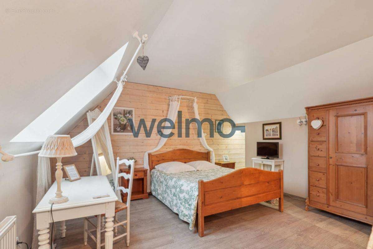 Maison à LA CROIX-SAINT-LEUFROY