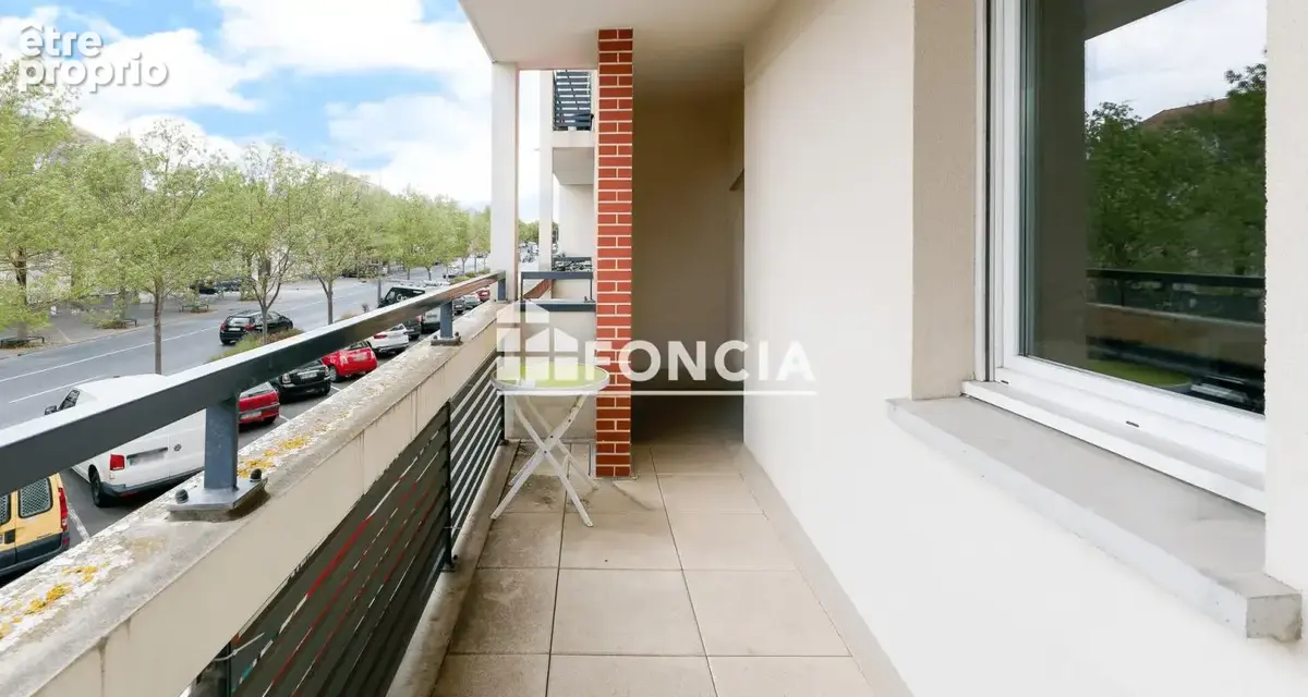 T2 recent avec terrasse et parking - photo 2
