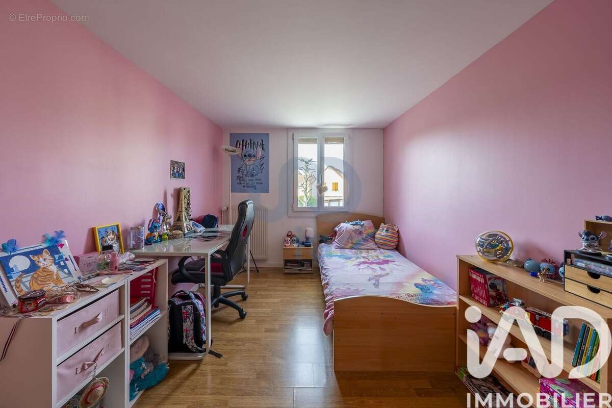 Maison 131 m² à Nandy  - photo 9