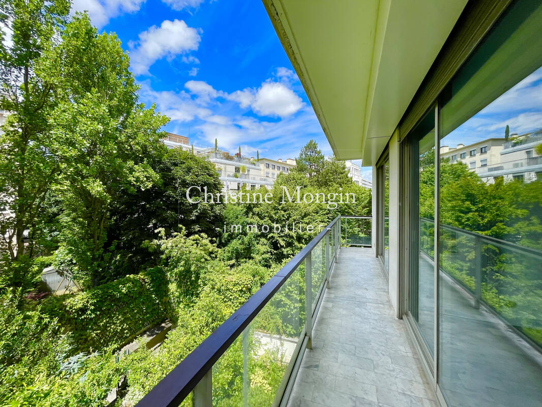 Appartement à NEUILLY-SUR-SEINE