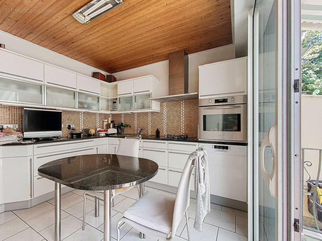 Maison à DONVILLE-LES-BAINS