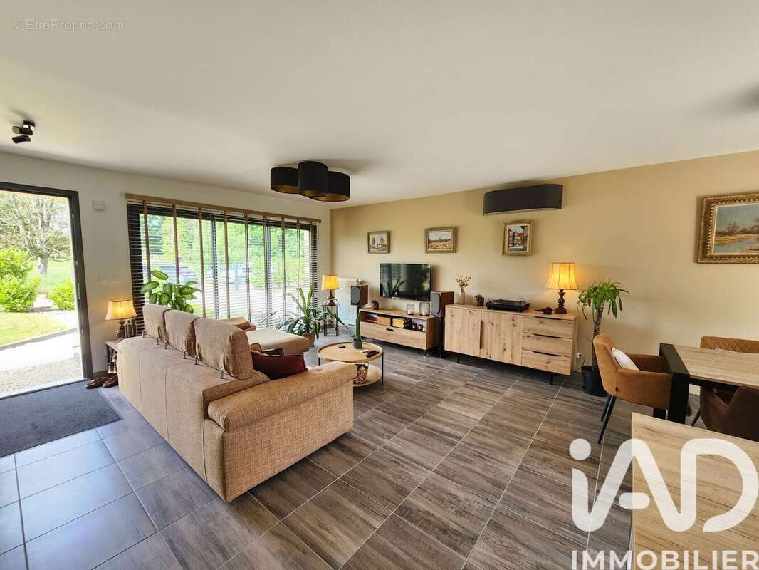 Maison 77 m² à Chennegy  - photo 3