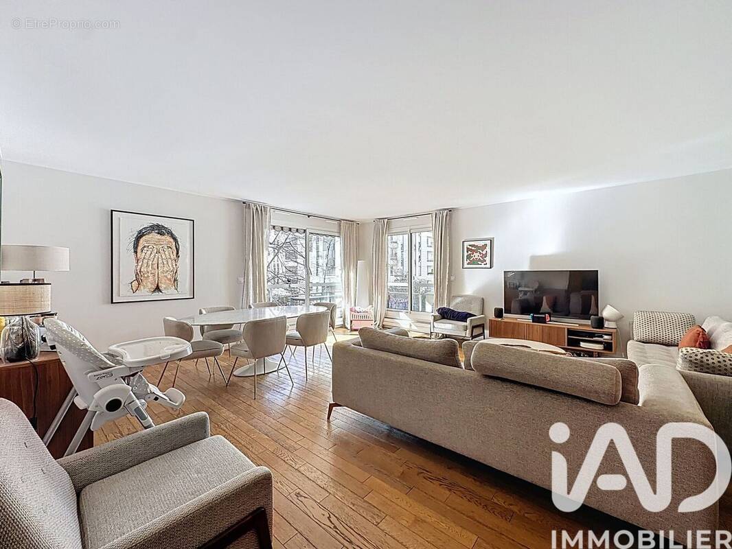 Photo 1 - Appartement à COURBEVOIE