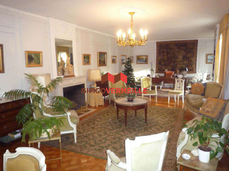Maison à LA CELLE-SAINT-CLOUD