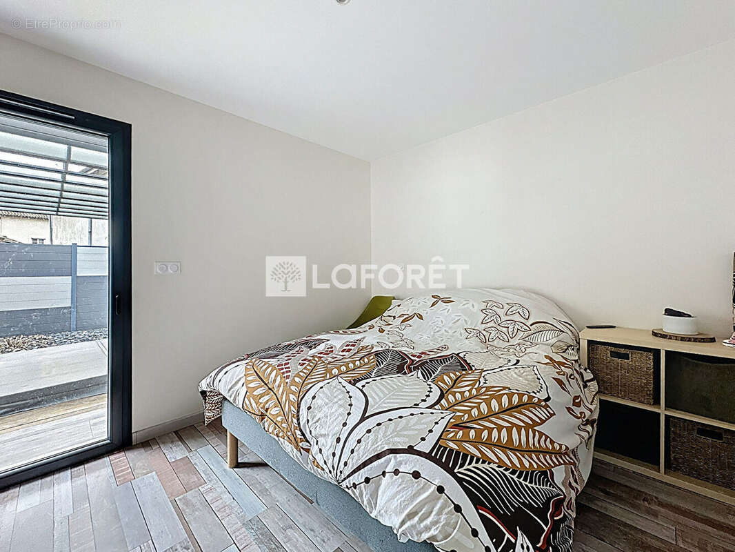 Maison à NEUVILLE-LES-DAMES