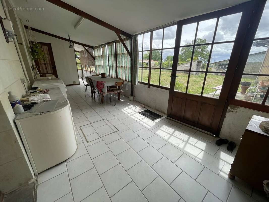 Maison de caractère à rénover – gros potentiel et grands projets ! - photo 2