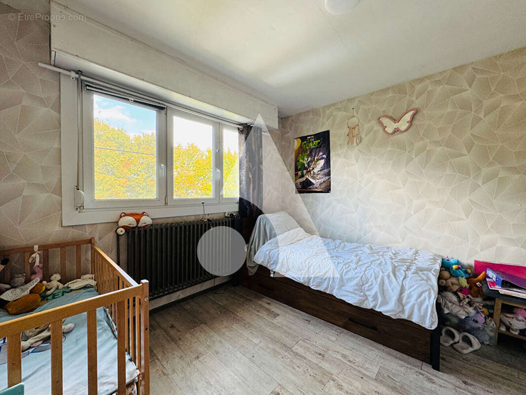 Maison à QUIEVRECHAIN