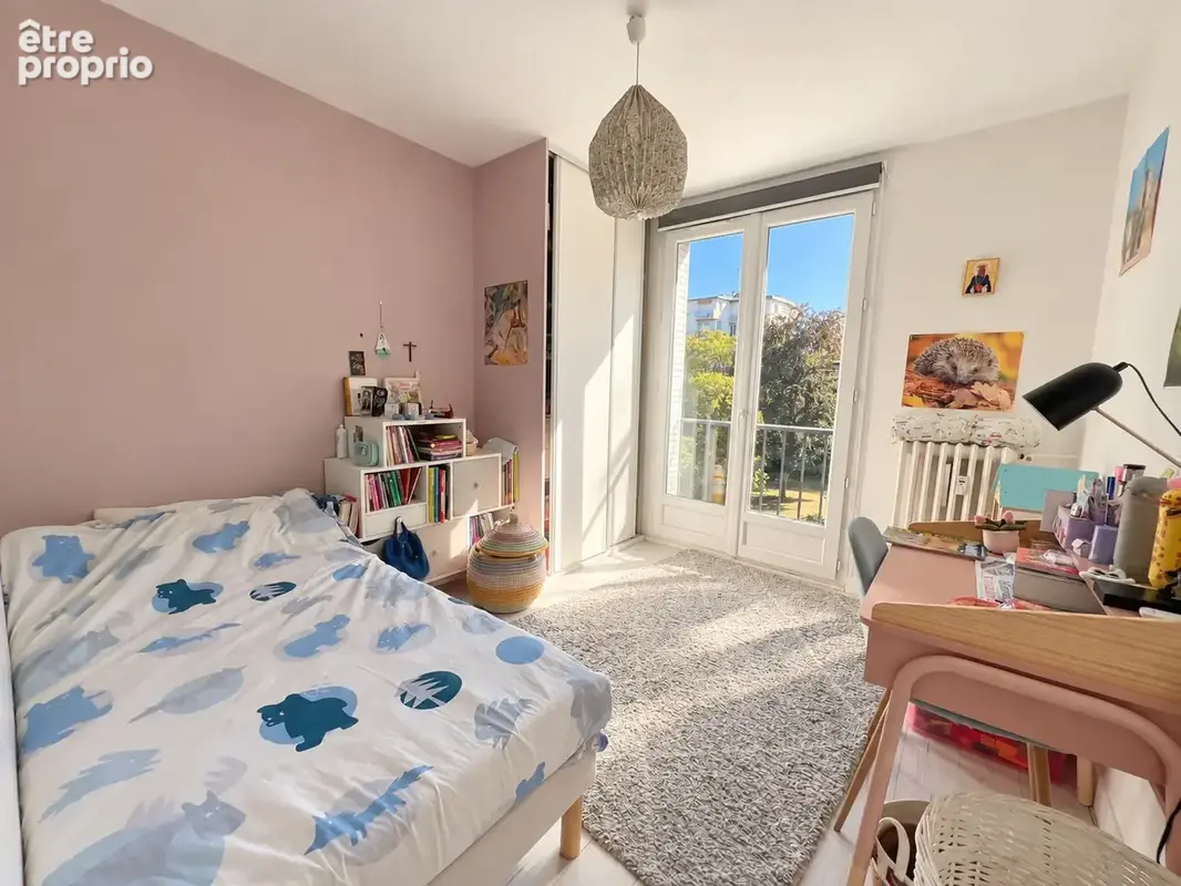Magnifique Appartement au dernier étage, 4 chambres, Cheminée, balcon et parking - photo 12