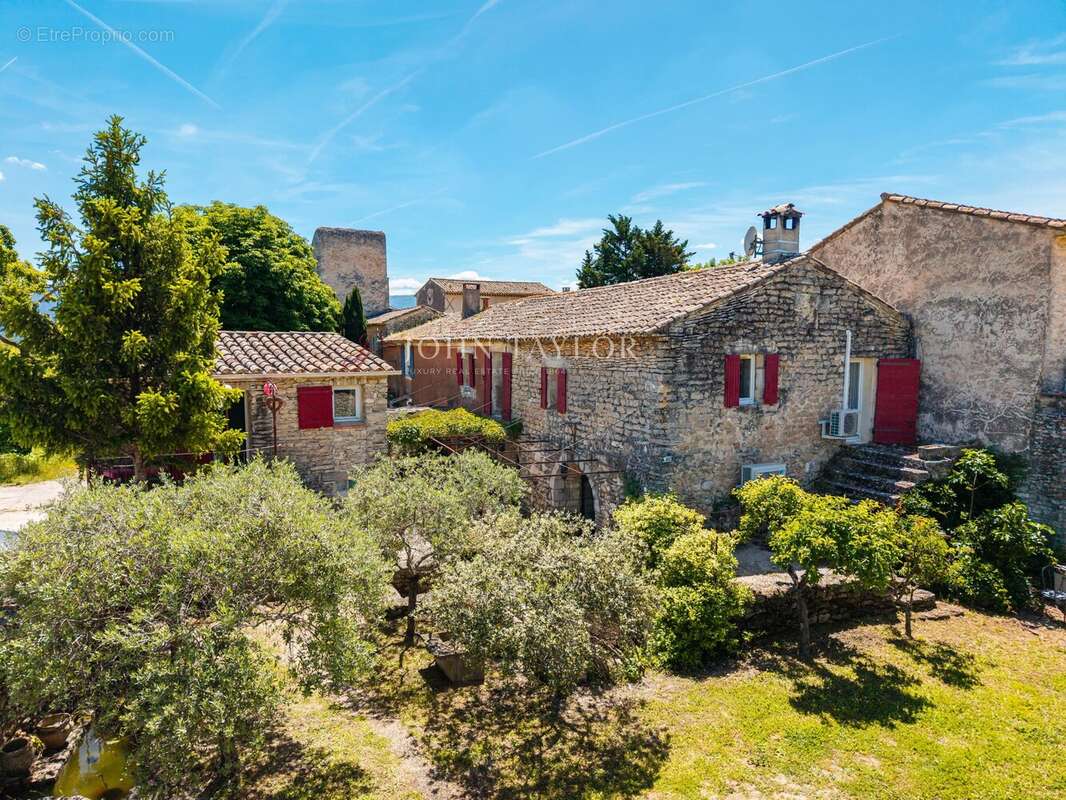 Maison à GORDES