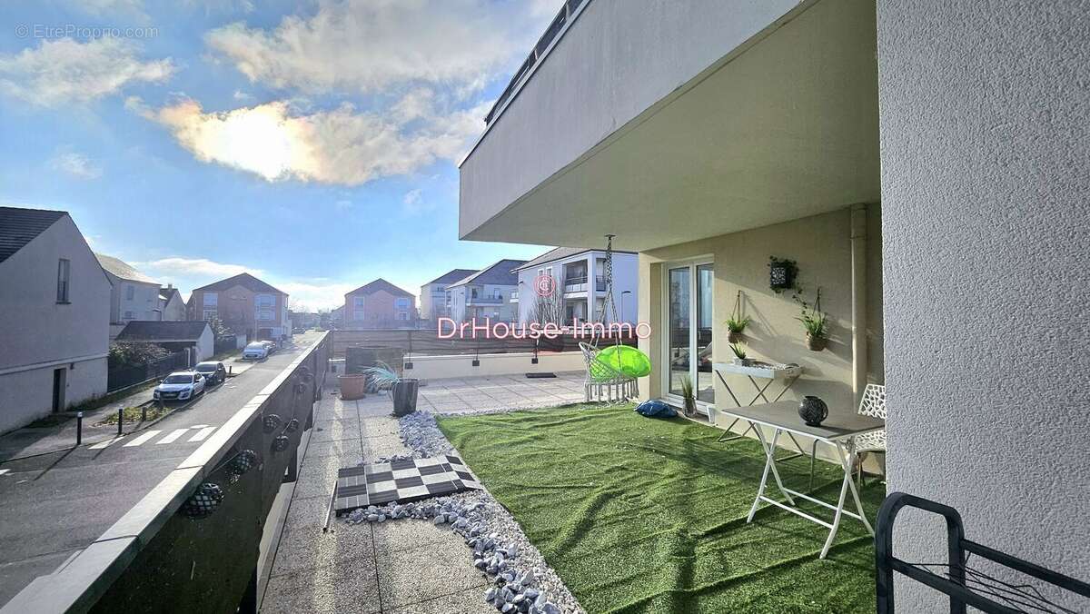 Appartement à SAVIGNY-LE-TEMPLE