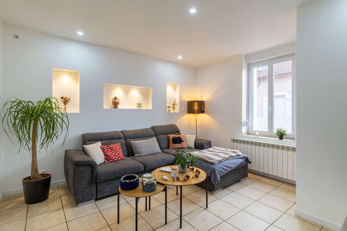 Appartement à MONTOIS-LA-MONTAGNE