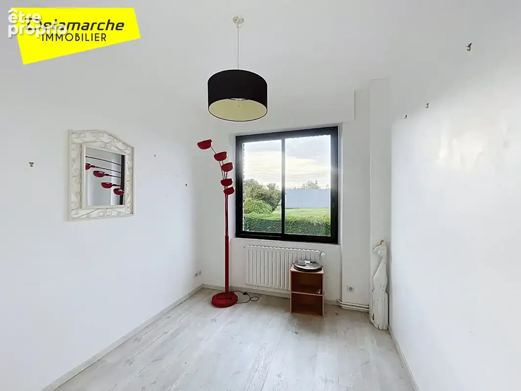 Propriété 7 pièces 5 chambres  avec piscine couverte  dépendances et terrain à Grandparigny (50600) - photo 7