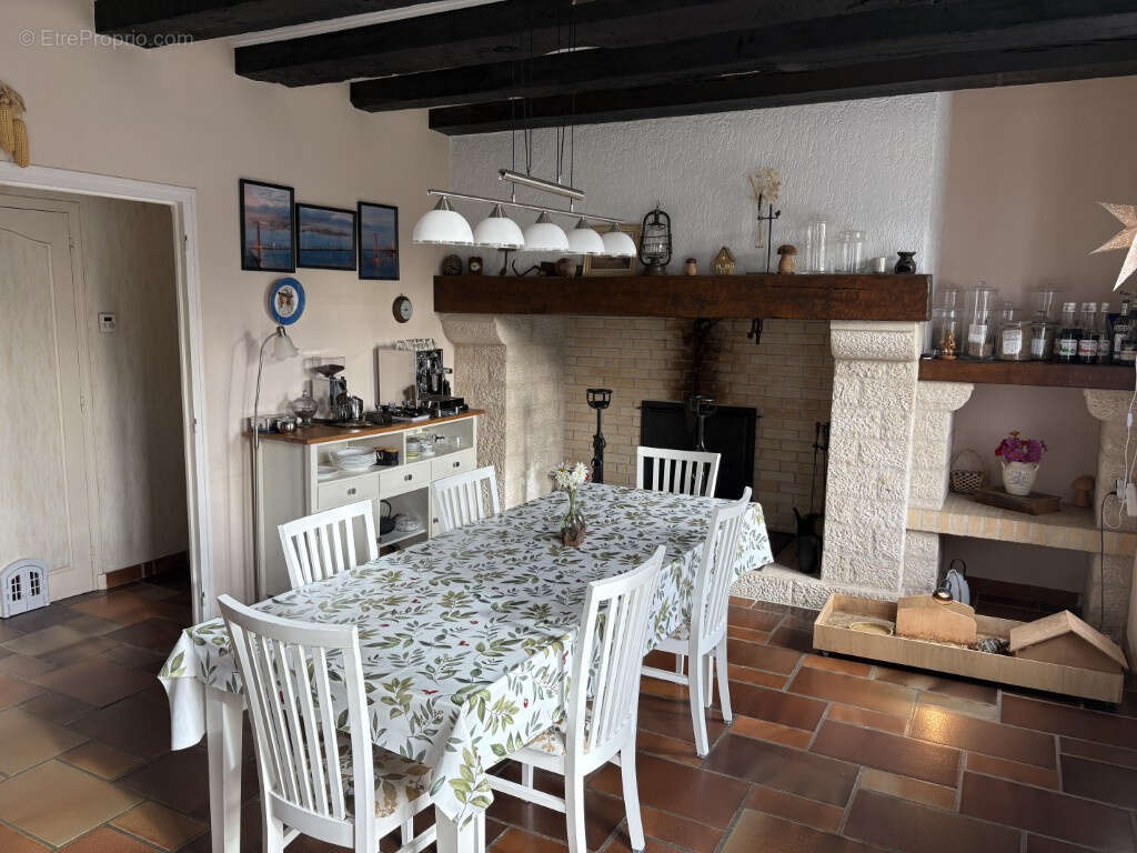 Proche pompadour grande maison avec dependances - photo 13