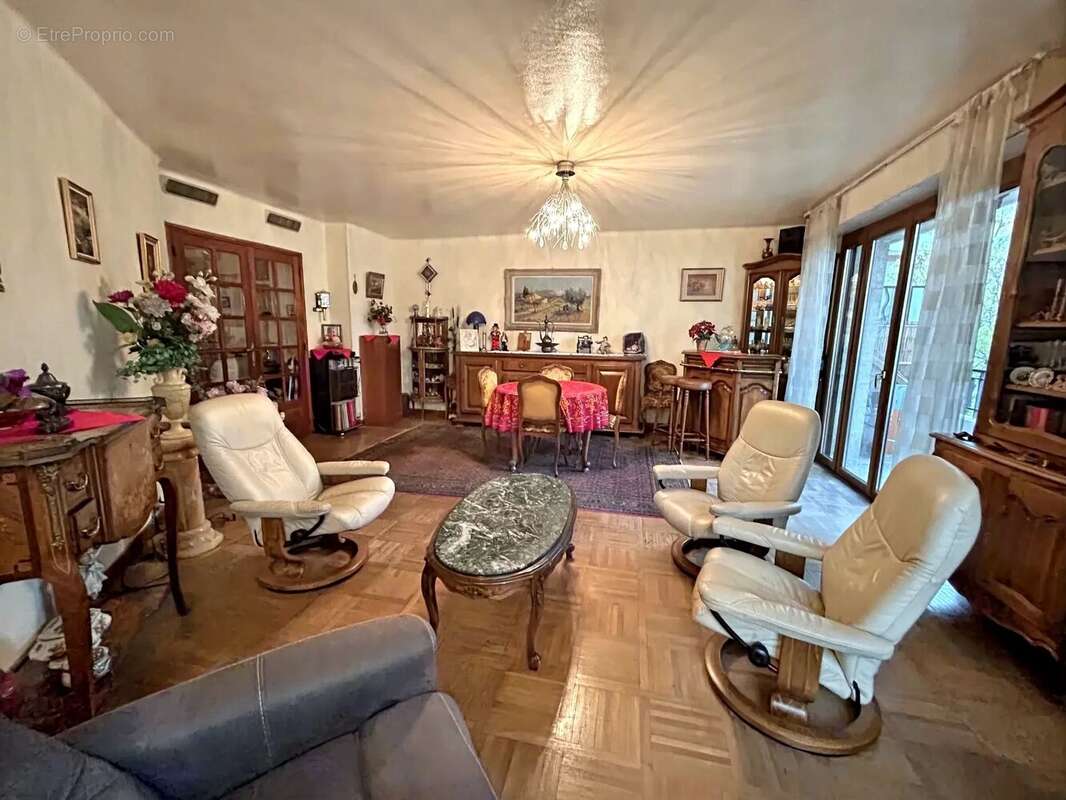 Appartement à MARSEILLE-6E