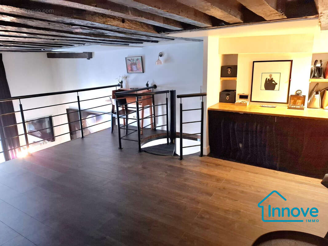 Appartement à PARIS-3E