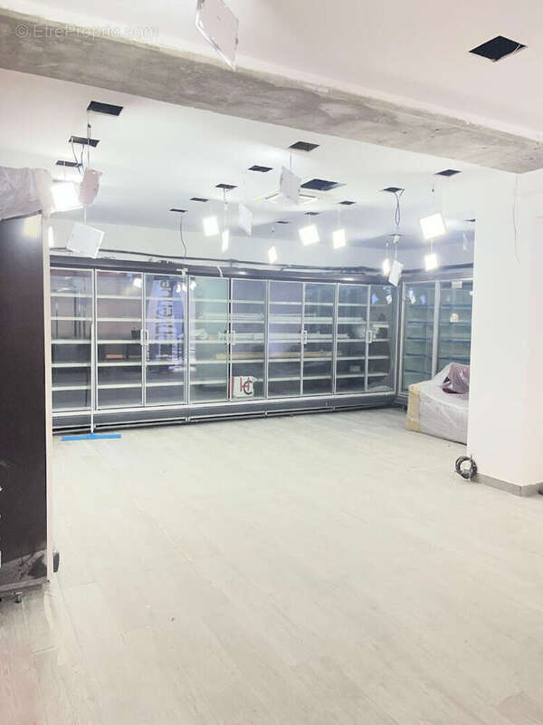 Cession bail local 104 m² Rue Petit 100000 - photo 3