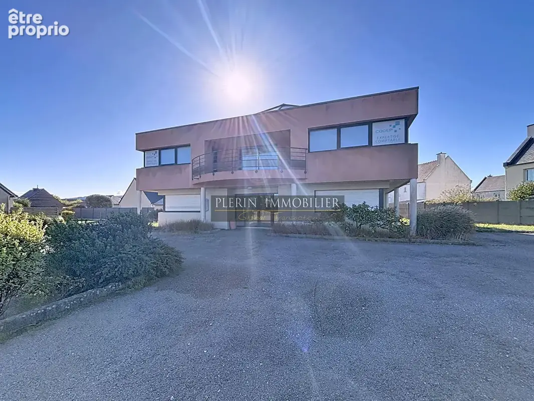 Photo Commerce à Saint-Pol-De-Leon au prix de 520 000€