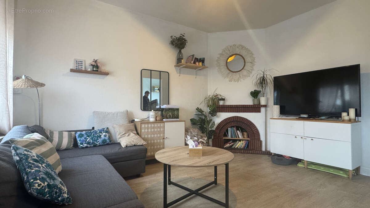 Maison à SAINTE-BAZEILLE