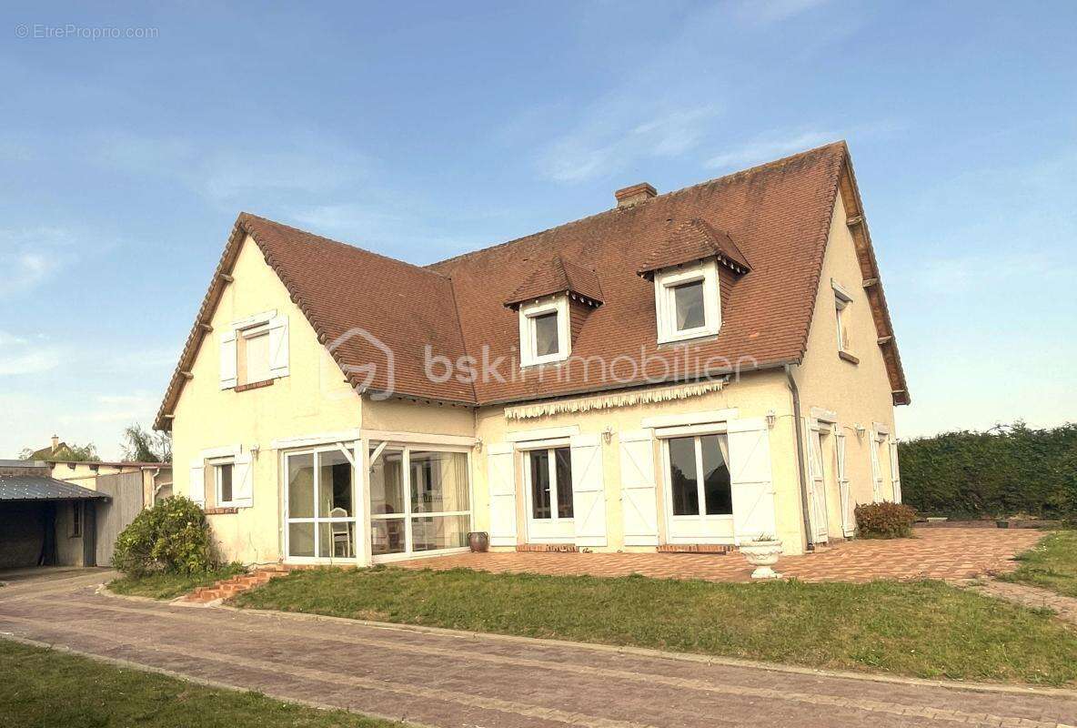 Maison familiale 5 chambres de 185m², sur terrain de 2048m² - photo 4