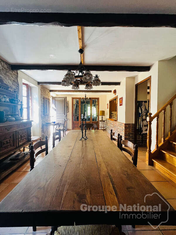 Maison à SAINT-JULIEN-DE-PEYROLAS