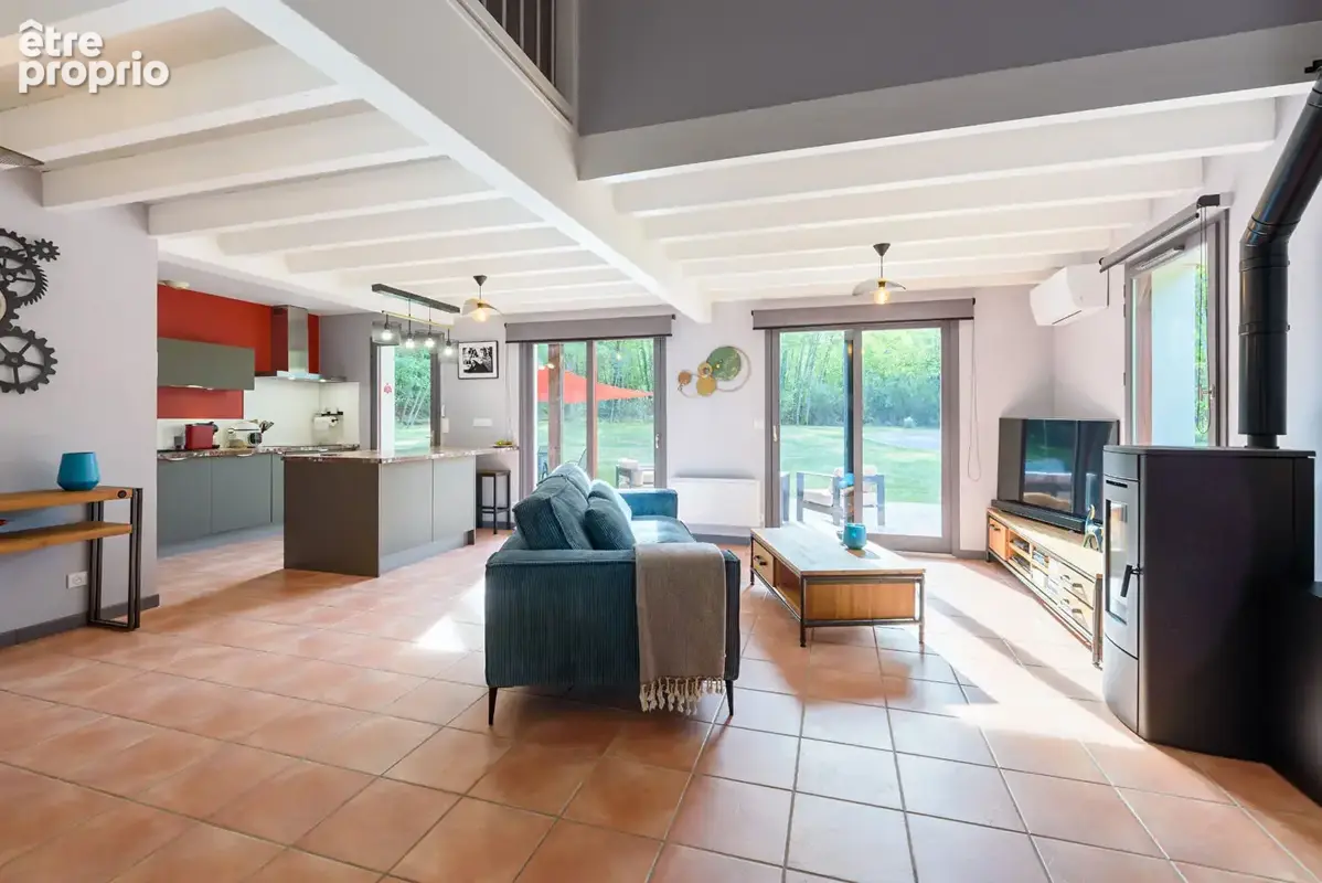 Maison d'architecte rénovée avec plus de 2 hectares de terrain - photo 3