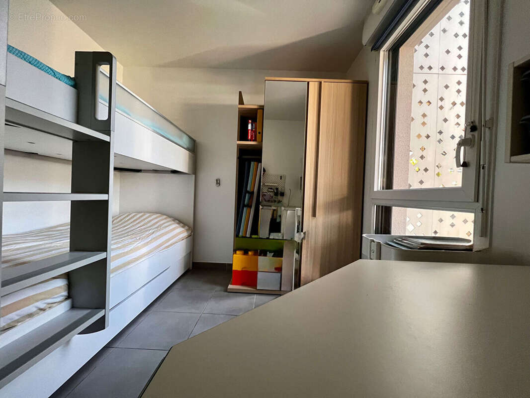 Appartement à MARSEILLE-1E