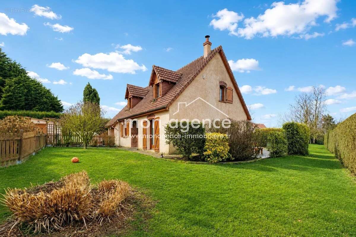 Maison à BUCHY