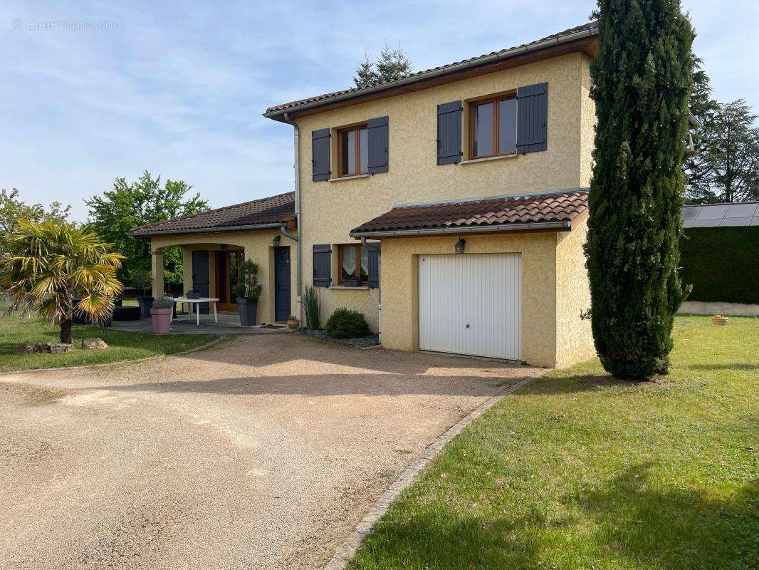 Maison à SAINT-ROMAIN-DE-JALIONAS