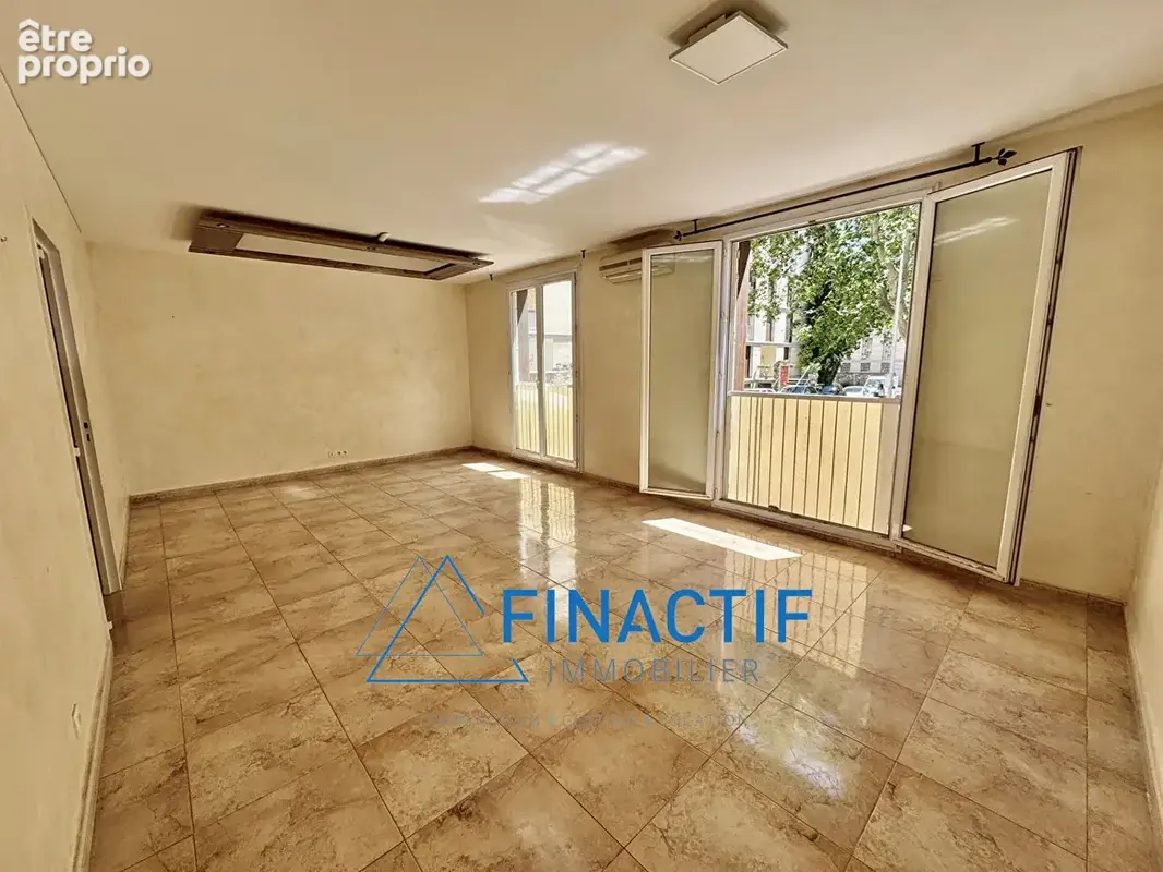 Appartement Type 3/4 - 73,41 m2 - Cave - Garage fermé - photo 12