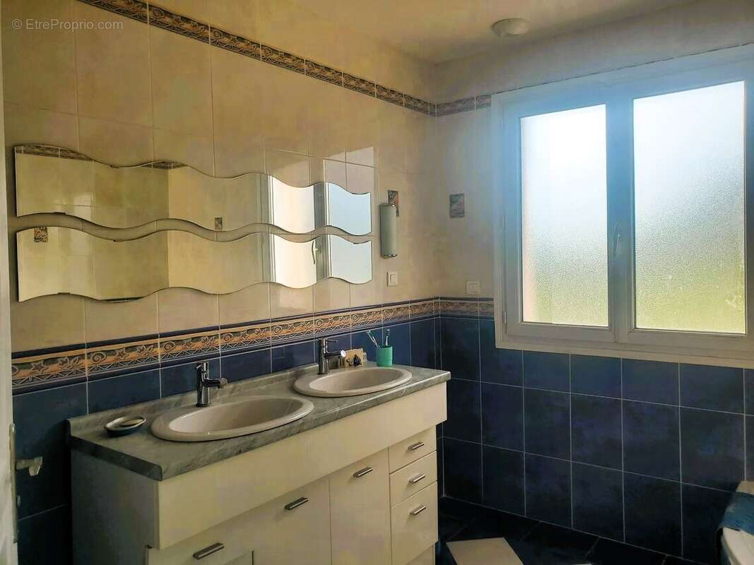 Maison à CHAMPNIERS