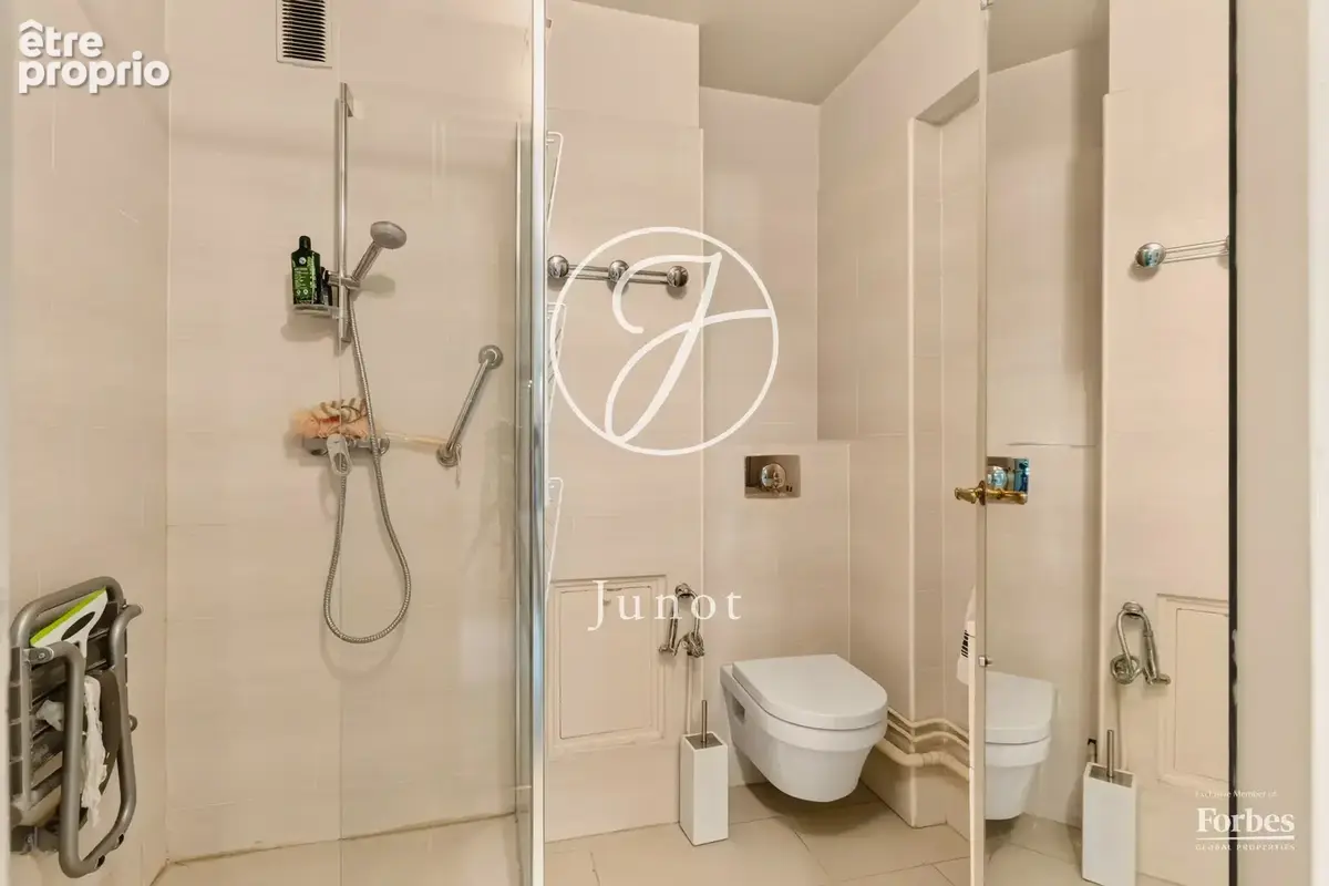 Paris 16e - PASSY / RUE LEKAIN - Appartement à vendre - 5 pièces - 130,21m² Carrez - 4 chambres. - photo 13