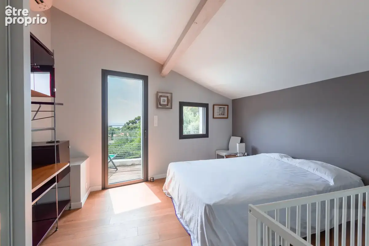 Sanary-sur -mer  / quartier beaucours - villa de 170 m2 avec piscine - photo 19