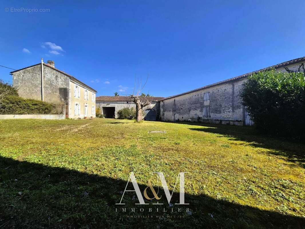 Maison à SAINT-SATURNIN