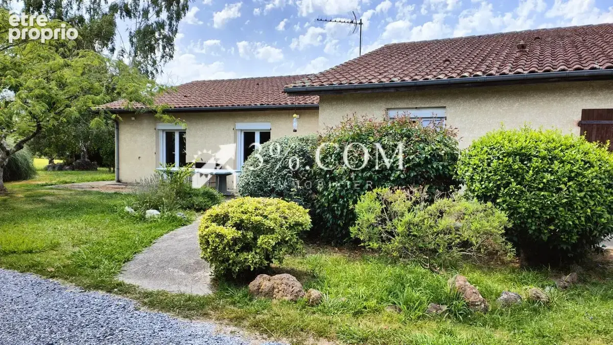 Maison 4 chambres 2700 m2 de terrain - photo 2