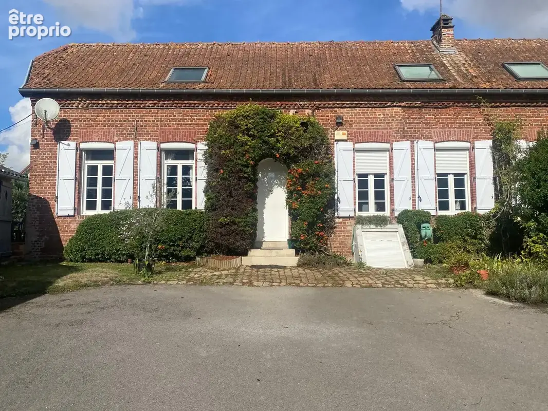 Ancien corps de ferme avec longère et petite dépendance, hangar, garage. - photo 4