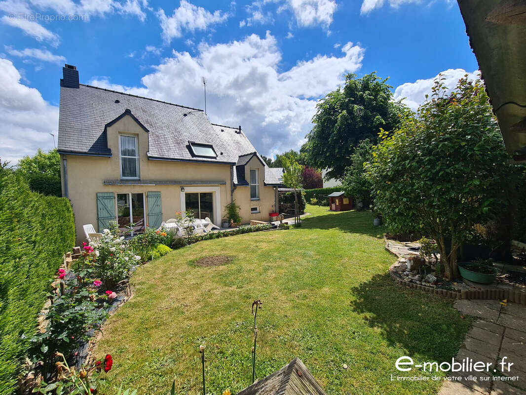Maison à CHARTRES-DE-BRETAGNE