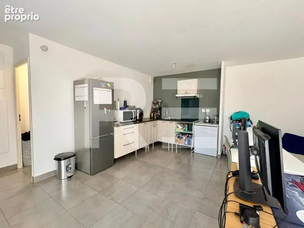 Spécial investisseur - Appartement T3 vendu loué avec terrasse et 2 places de parking - photo 4