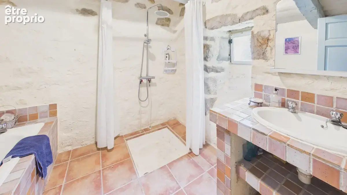 Maison de charme en pierre avec piscine et accès direct au Célé - photo 23