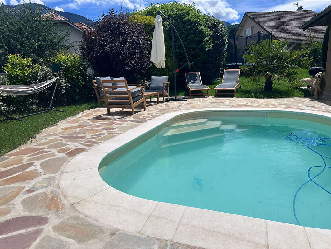 Maison à LA ROCHE-SUR-FORON