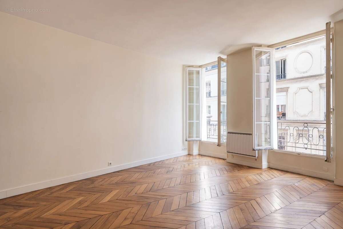Appartement à PARIS-3E