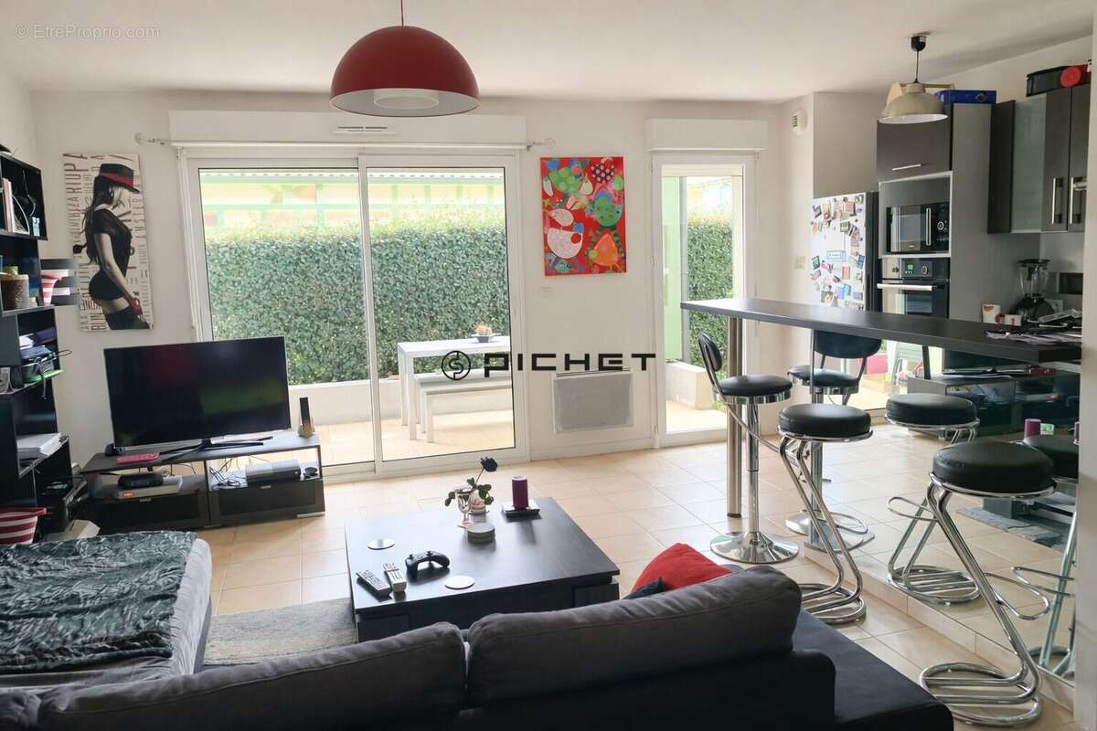 Appartement à ANGRESSE