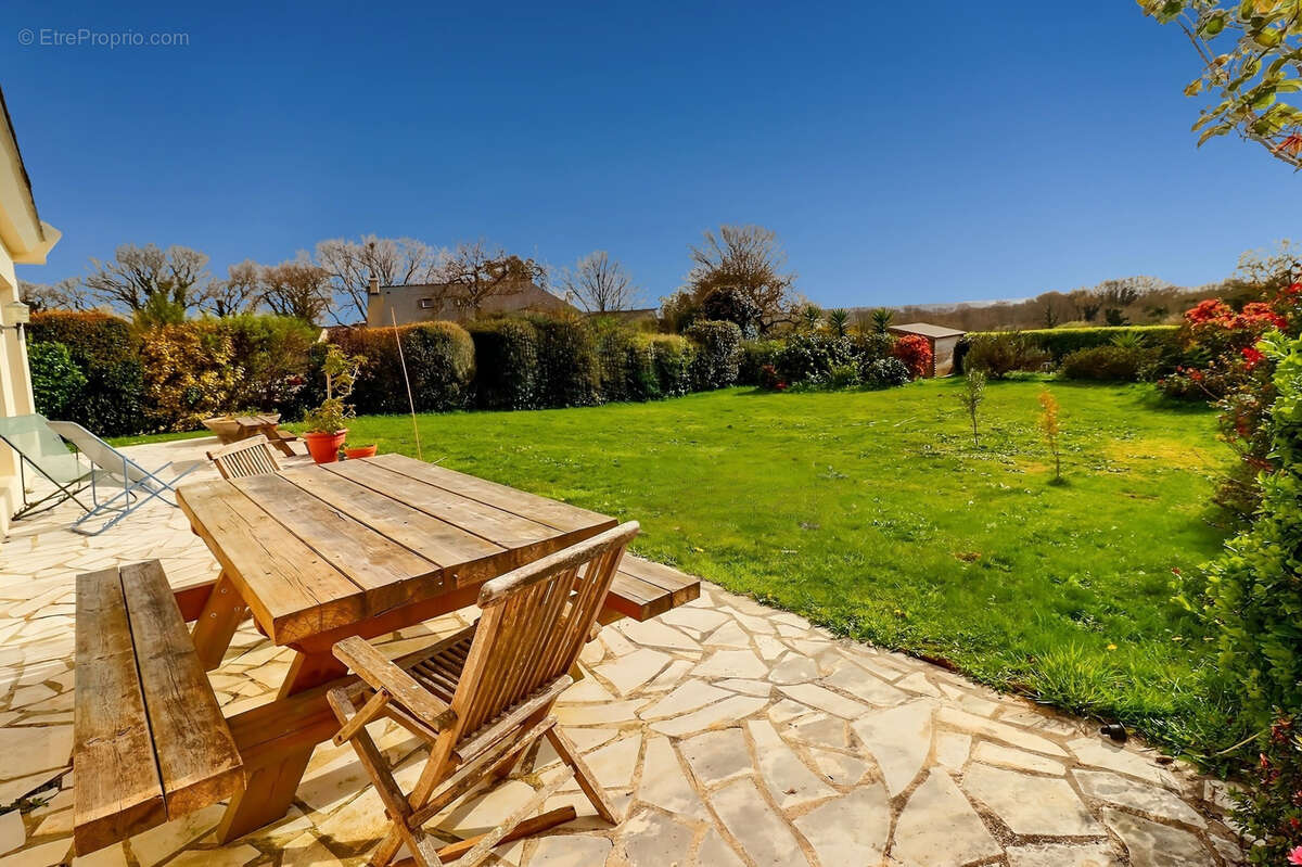 Maison à LE RELECQ-KERHUON