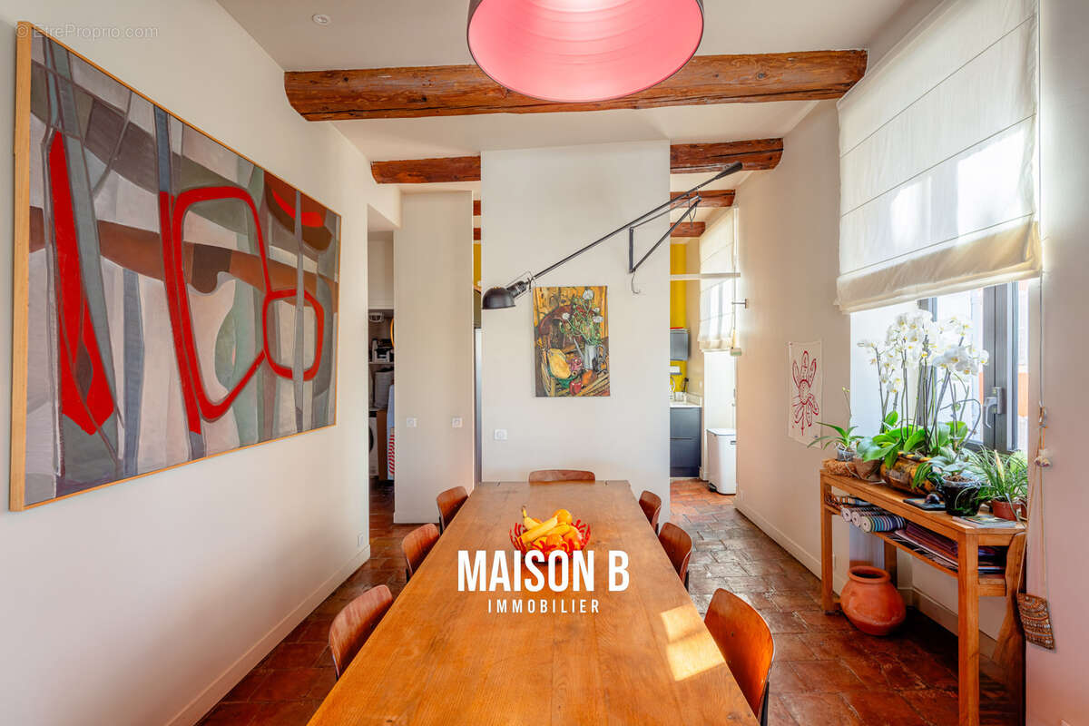 Appartement à MARSEILLE-1E