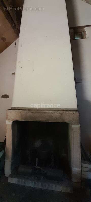 Maison à POUZY-MESANGY