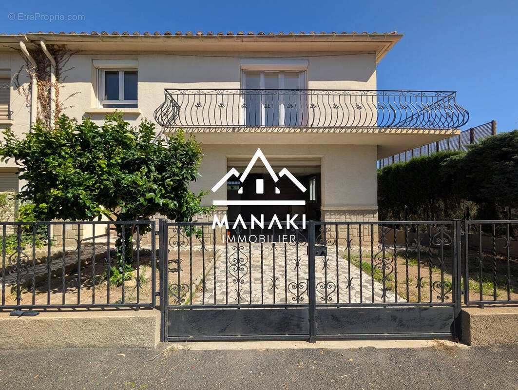 Façade - Maison à LE SOLER