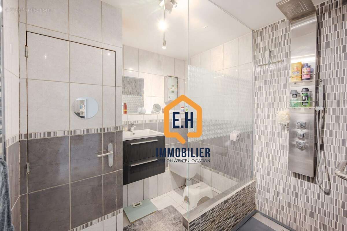 Appartement à CARQUEIRANNE