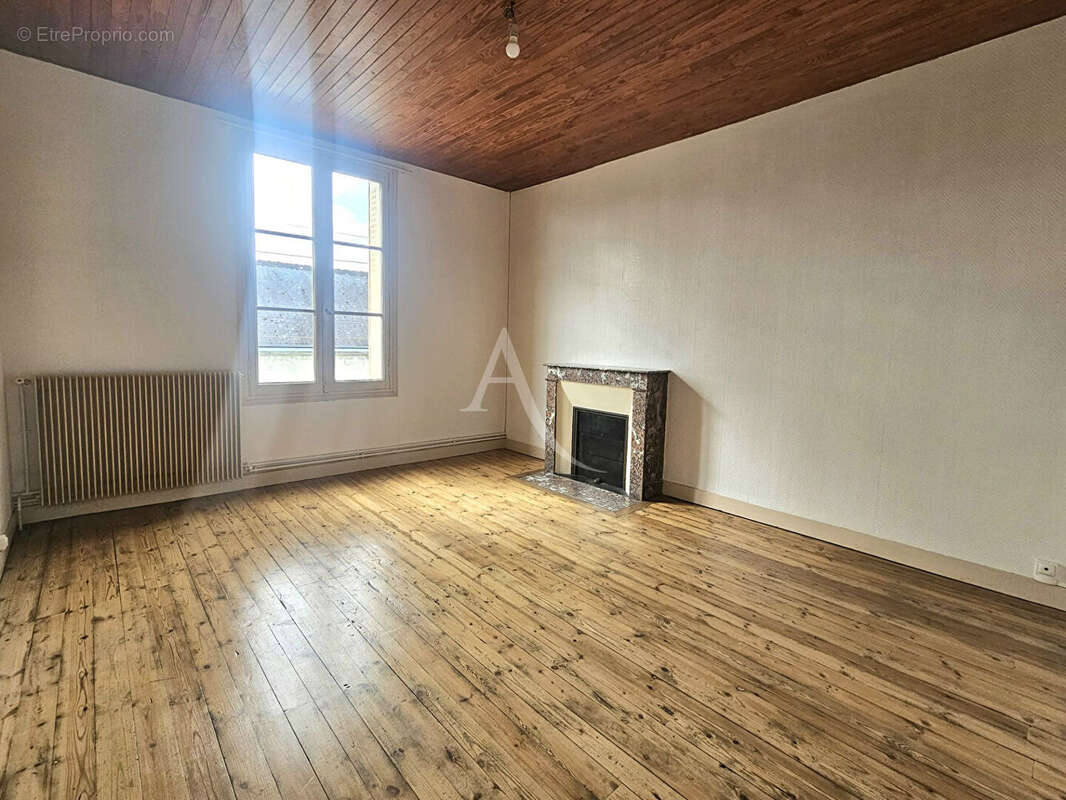 Maison à MONTRICHARD