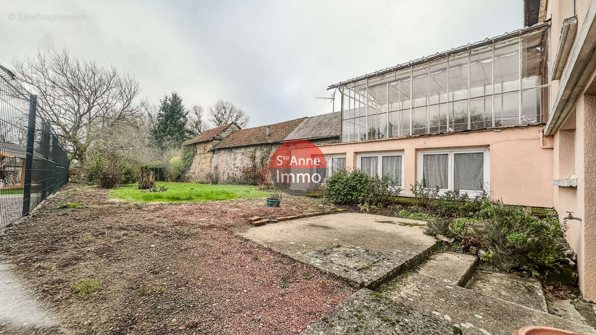 Maison à LIGNIERES-CHATELAIN