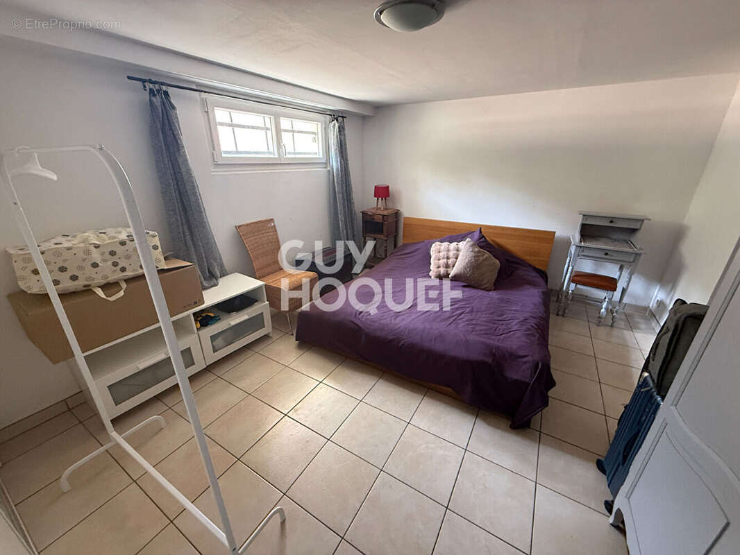 Maison située à Veneux Les SablonS 5 pièce(s) 131 m2 avec 4 chambres dans un quartier calme et à proximité de la gare SNCF - photo 16