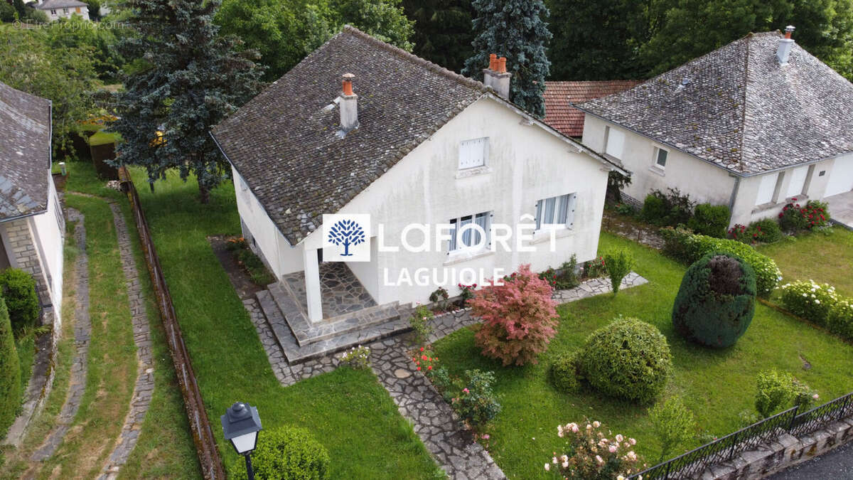 Maison Montsalvy 3 pièce(s) 65 m2 - photo 2